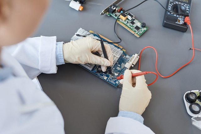 半導体装置組立・調整スタッフ求人